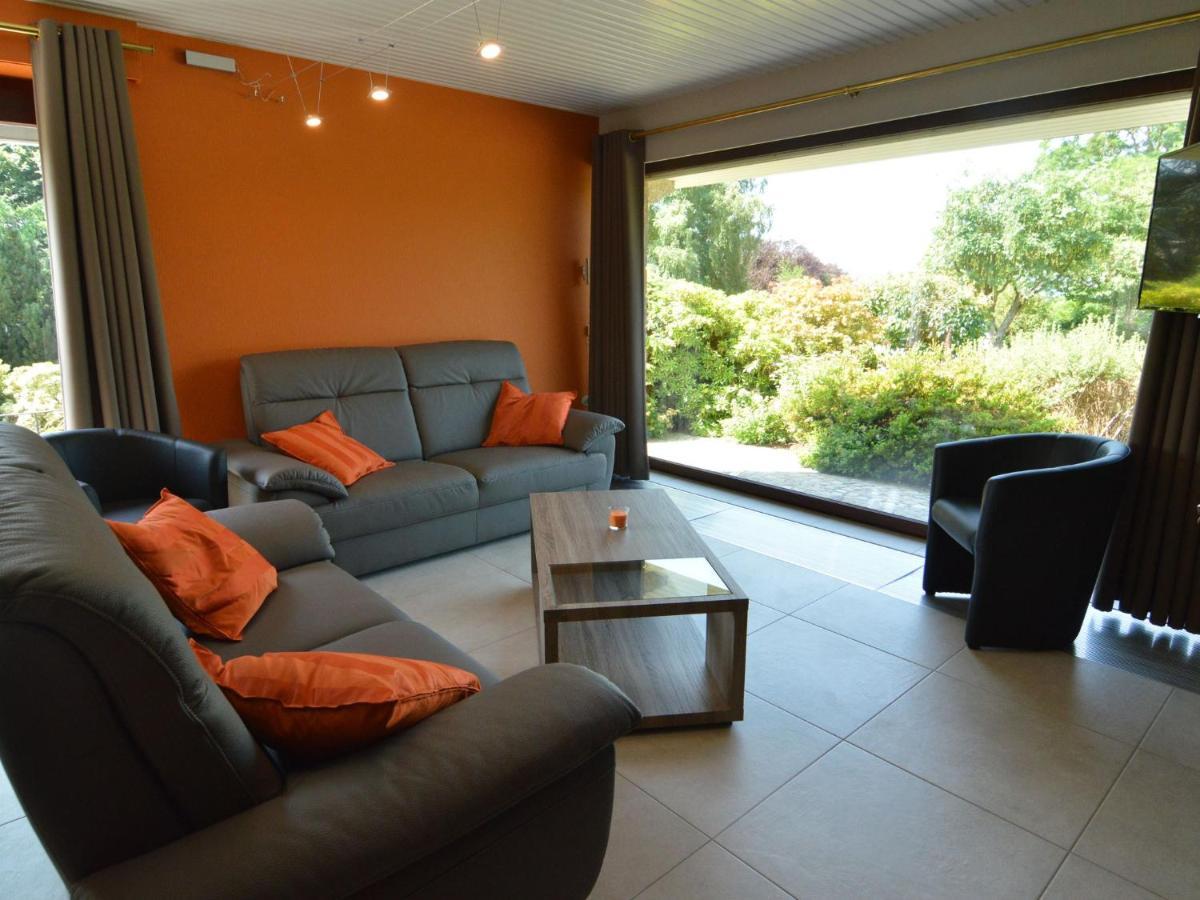 Elegant Villa In Stavelot With Fitness Playroom Exteriör bild