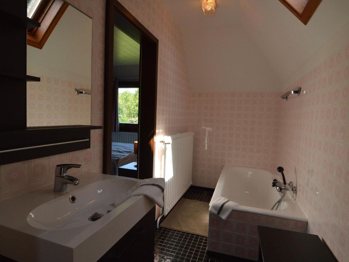 Elegant Villa In Stavelot With Fitness Playroom Exteriör bild